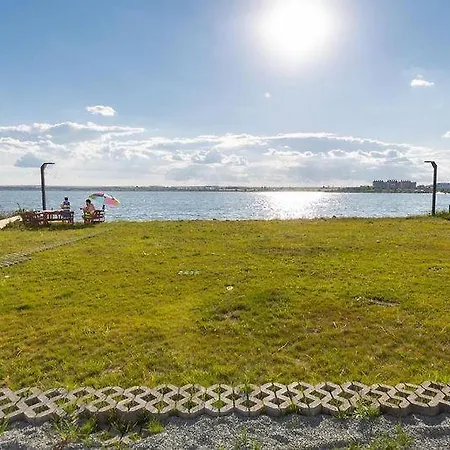 Take A Break By Sunny Lake Studio Apartment *