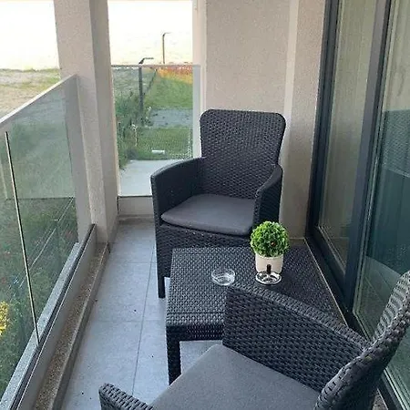 Take A Break By Sunny Lake Studio Apartment *
